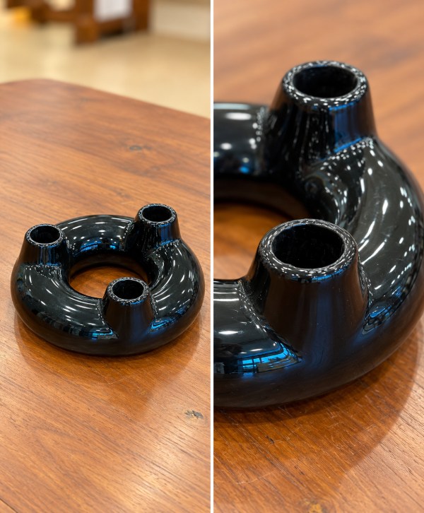 Glossy Black Ceramic Ring Candle Holder – Modern Decorative Candle Stand