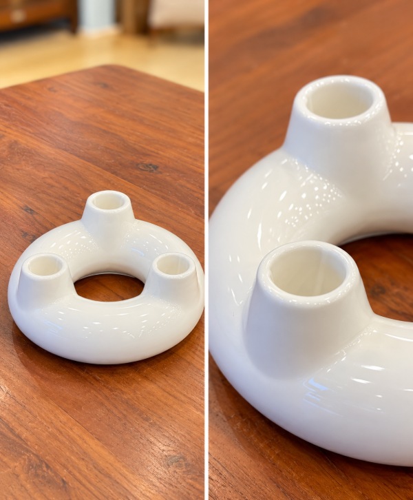 Glossy White Ceramic Ring Candle Holder – Elegant Modern Candle Stand