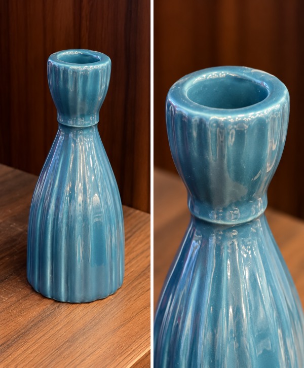 Glossy Teal Ceramic Vessel Candle Holder – Elegant Decorative Candle Stand