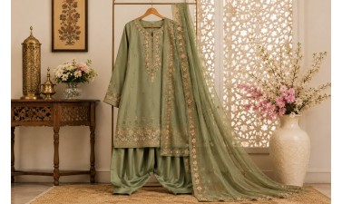 Salwar Suits: The Perfect Blend of Comfort, Tradition, and Modern Style